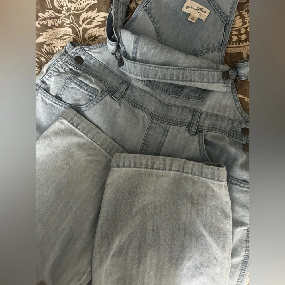 Universal Thread Light Wash Denim Overalls - Picture 7 of 11